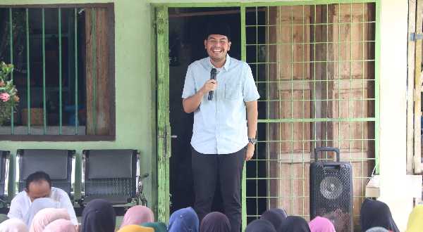 Azi Pratama udah ganteng pinter lagi, mudah-mudahan jadi wakil bupati